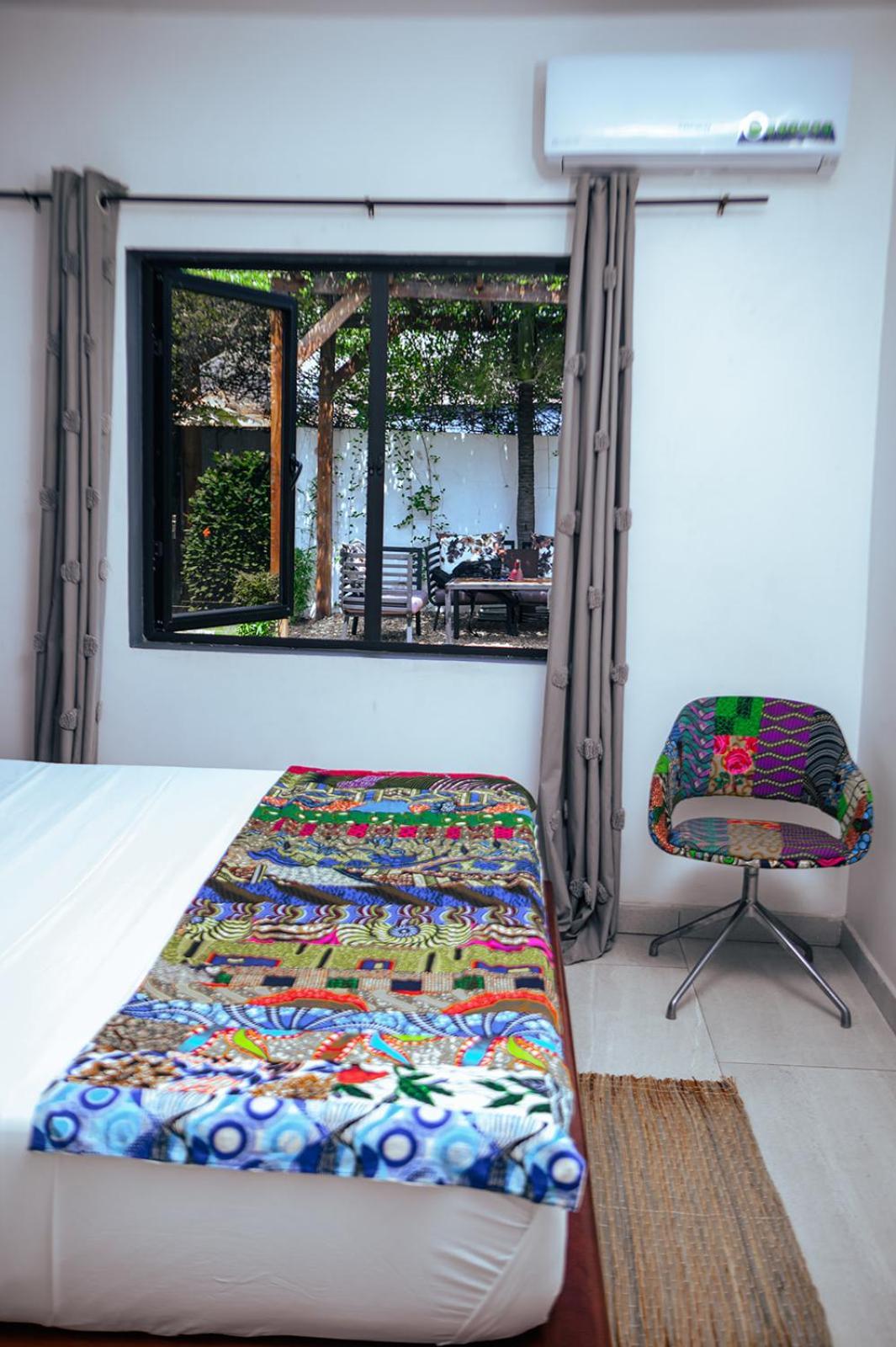 Ahome Guest House & Lounge Lomé Dış mekan fotoğraf